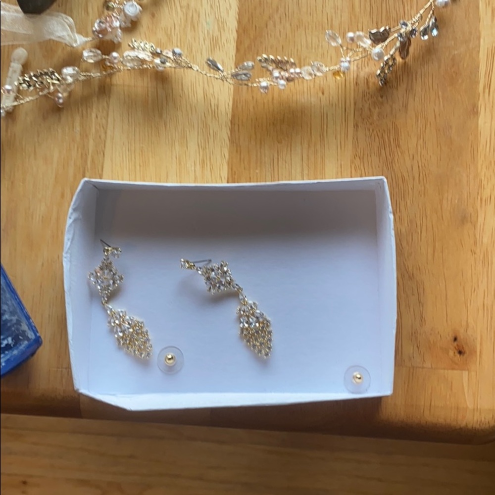 Bridal accessories.